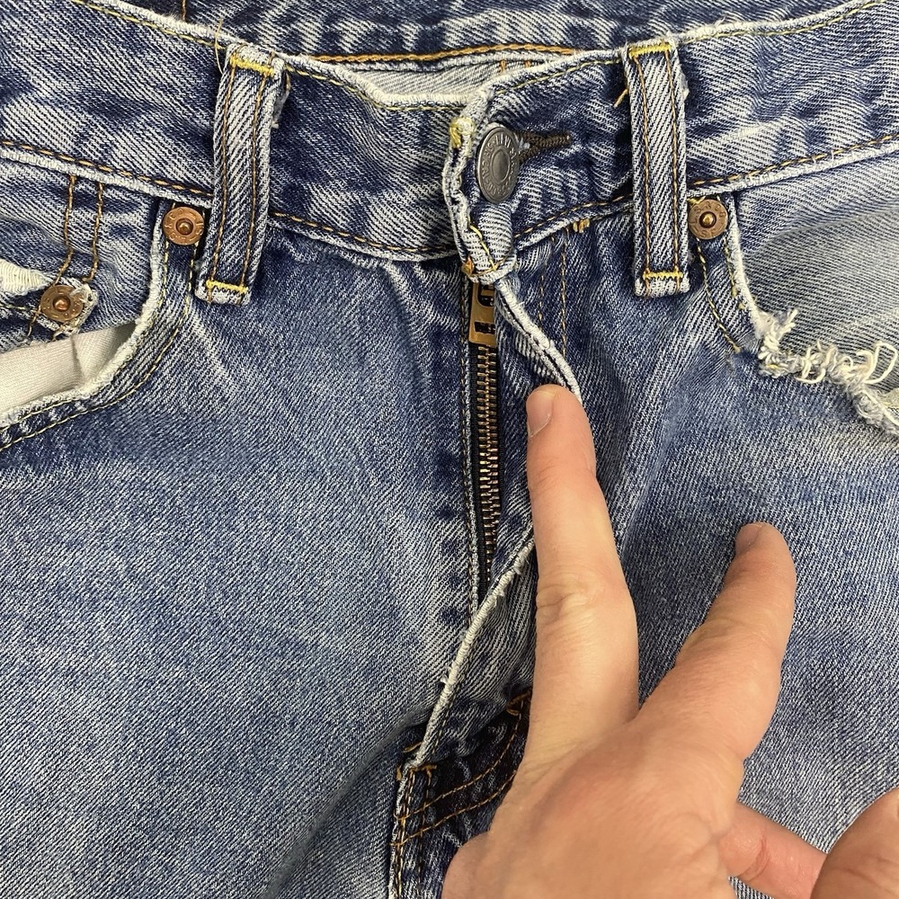 VTG Levis 560 Jeans‎ Mens 32x34 Blue Comfort Fit Tapered Leg distressed - Picture 2 of 16